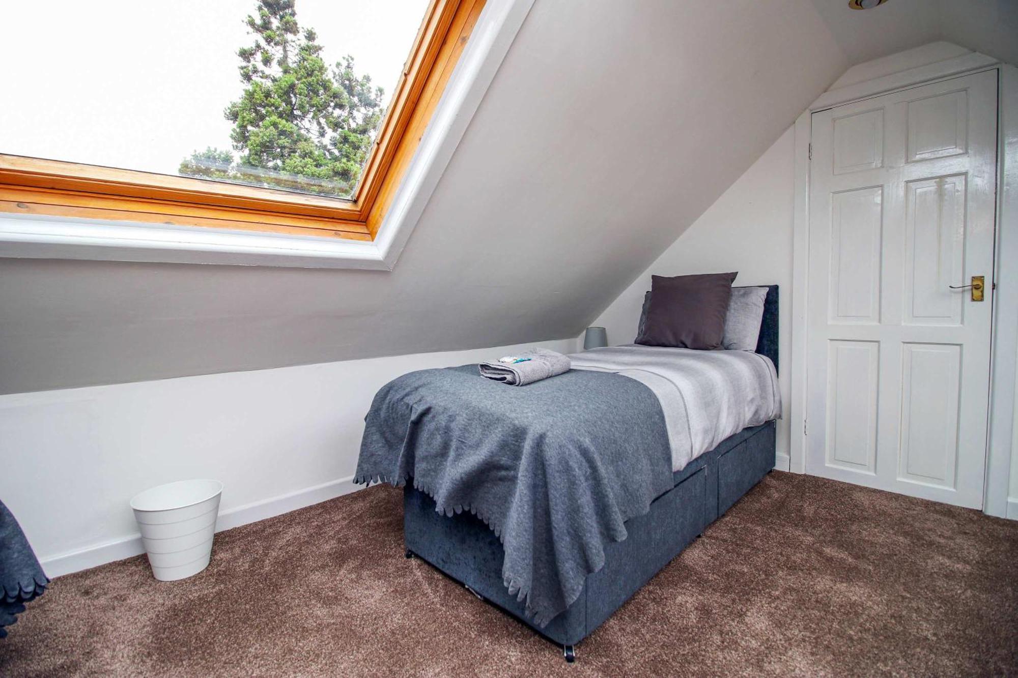 The Lockett Wonderful Large Bungalow Plympton, Plymouth Free Parking By Staystaycations Bagian luar foto